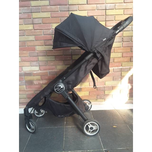 BLACK STROLLER by BABY JOGGER CITYTOUR (PRELOVED)