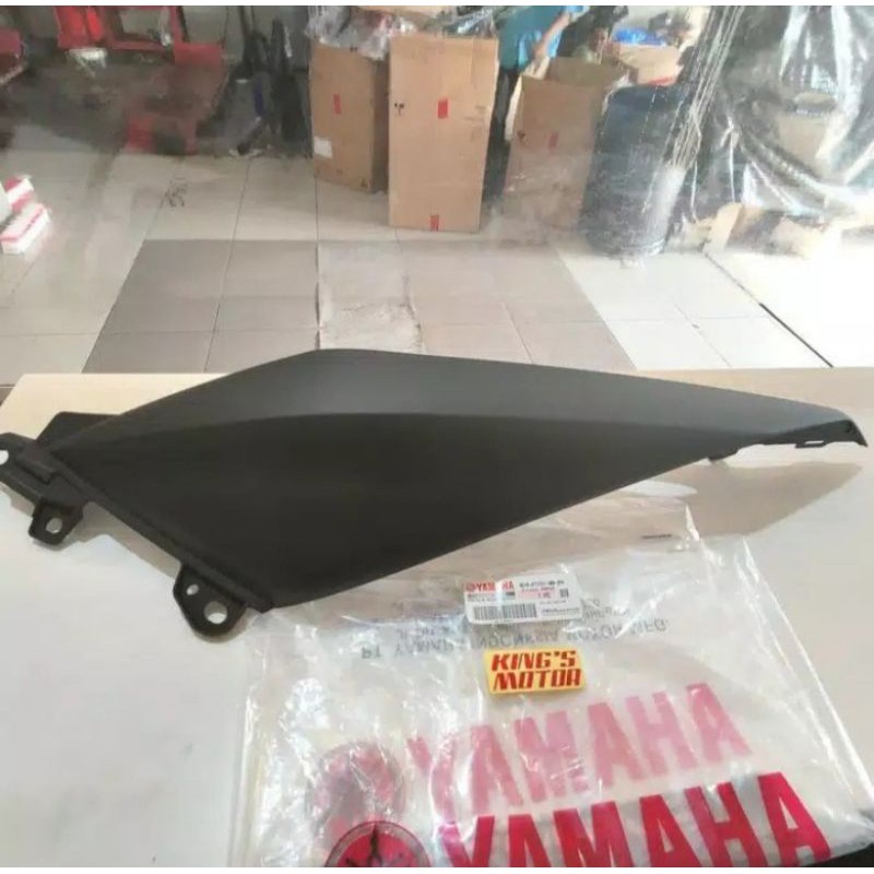 BODY BELAKANG KIRI XMAX HITAM DOFF ORIGINAL YGP