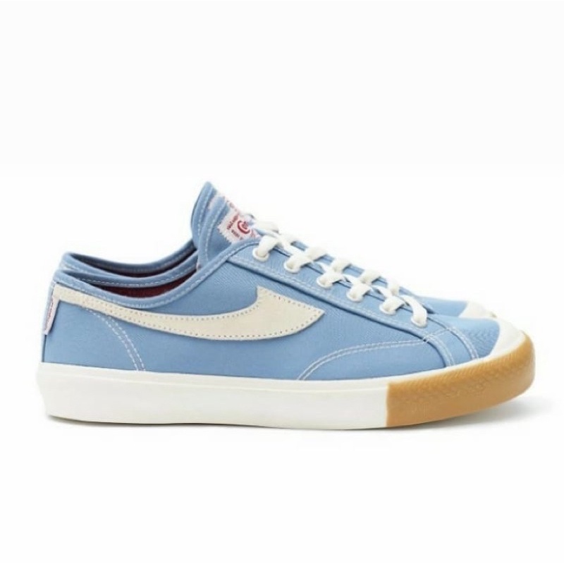 sepatu compass gazelle blue sky low