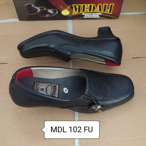 Sepatu kulit wanita PDH Polwan Secwan Sus PNS sepatu kerja formal tampil lebih keren