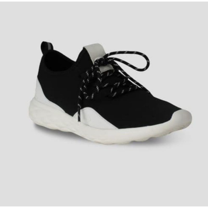 Sepatu Sneaker Pria WAKAI KAIKU Black FM11901