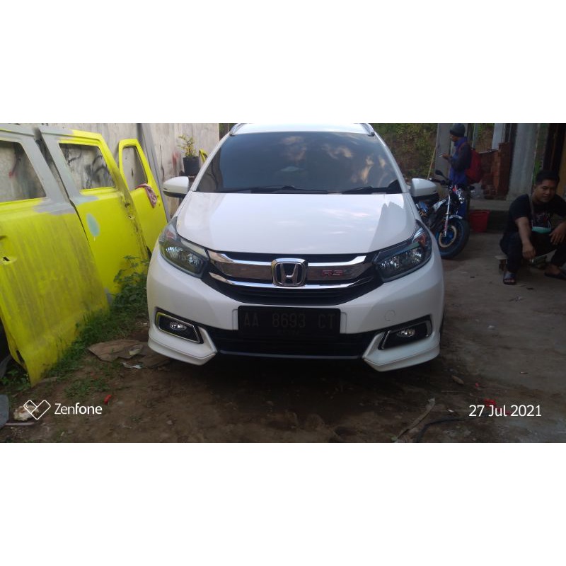 Bodykit depan dan belakang Mobilio e