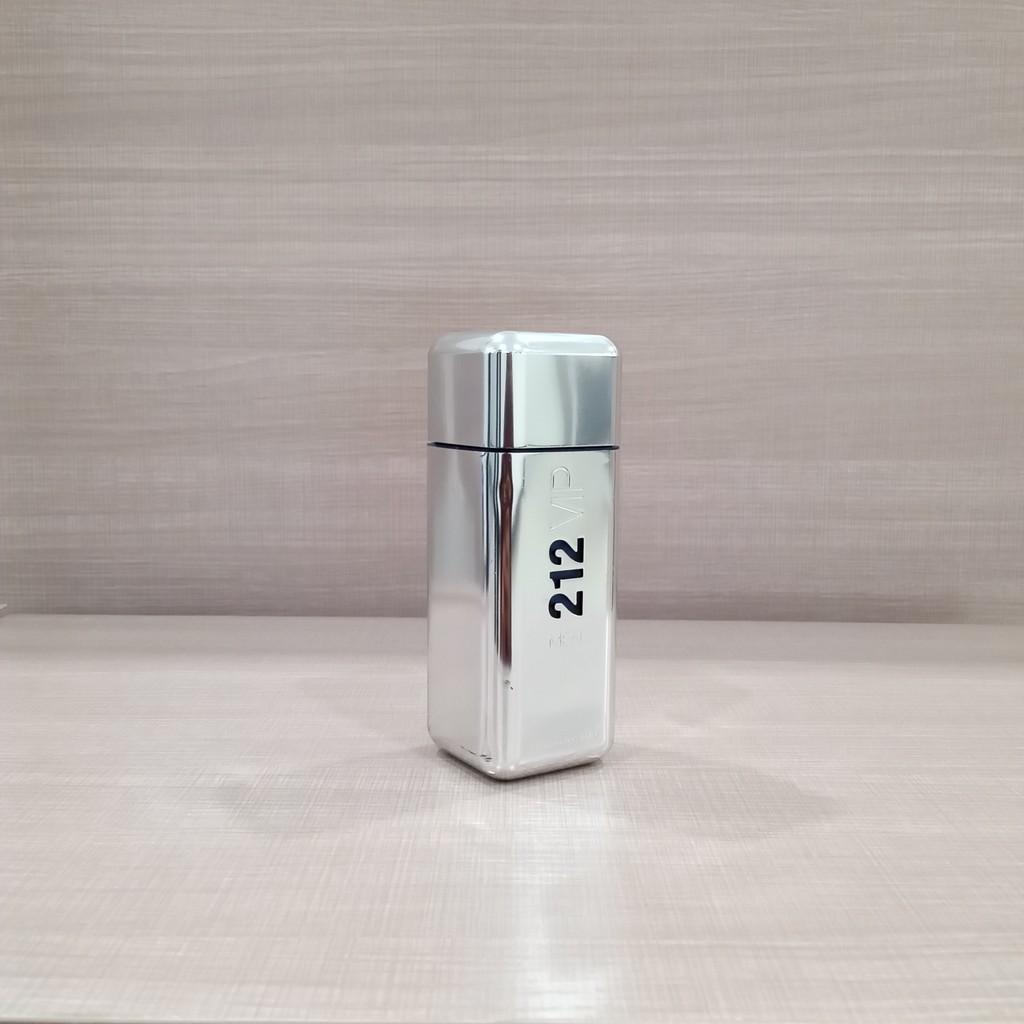 Carolina Herrera 212 Vip Men/ 100 Ori/ Non box