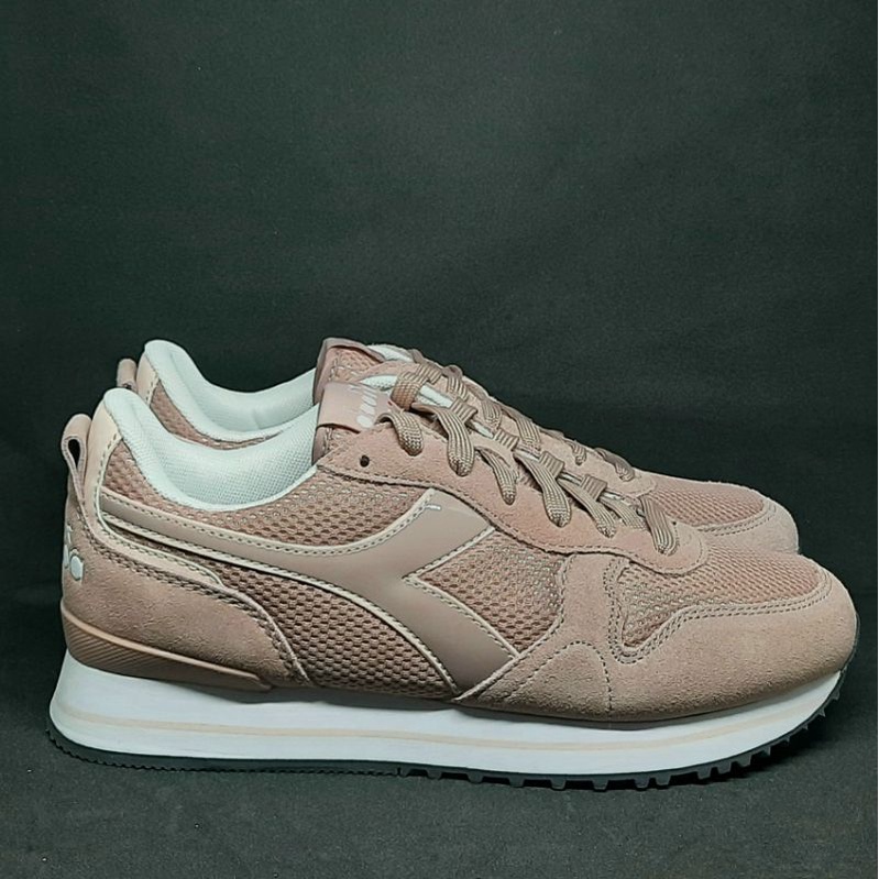 diadora trainers size 10