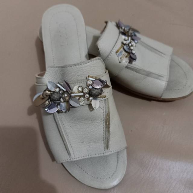 PVRA LAVVA LIGHT TAN AUTHENTIC PRELOVED