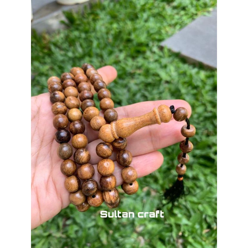 tasbih kayu gaharu asli tasbih gaharu wangi tasbih gaharu asli kalimantan tasbih gaharu buaya tasbih