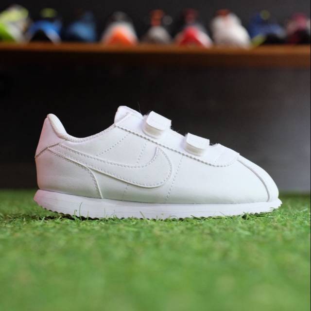 Nike cortez full of white