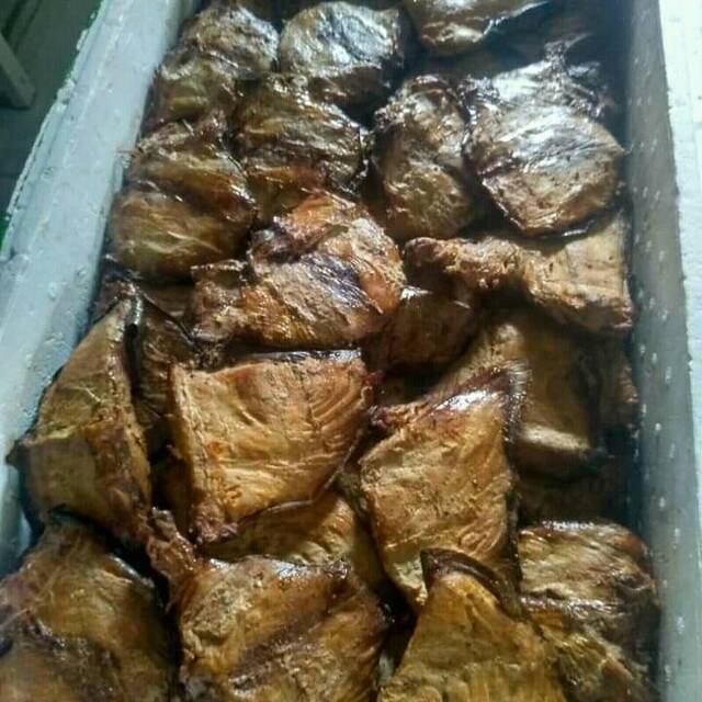 

IKAN DAGING CAKALANG ASAP | TONGKOL IRIS | ISI 10