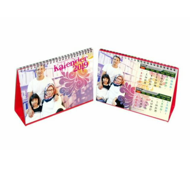 

Kalender 2022 duduk 4 halaman