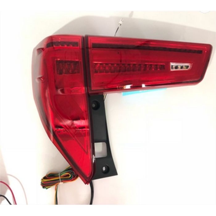 STOP LAMP LAMPU STOP MOBIL TOYOTA INNOVA REBORN 2016 UP TAIL LAMP - MERAH