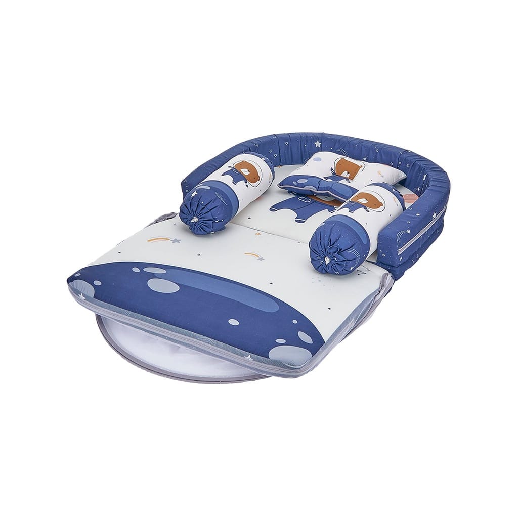 [2 Kg] Vee &amp; Mee Kasur Bayi Lipat Bumper Anti Bakteri + Kelambu Astronaut Bear Series -  VMK 1040