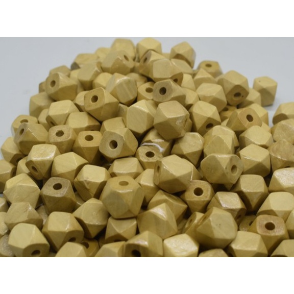 Manik Kayu Diamond 1,5cm dengan Lubang 4 mm