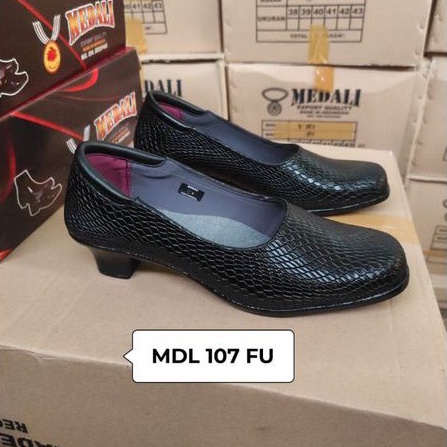 Sepatu kulit wanita kantor pantofel tampil lebih kEcE