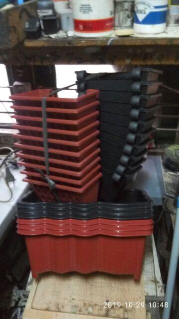 Pot Tempel Atau Argo Warna Hitam