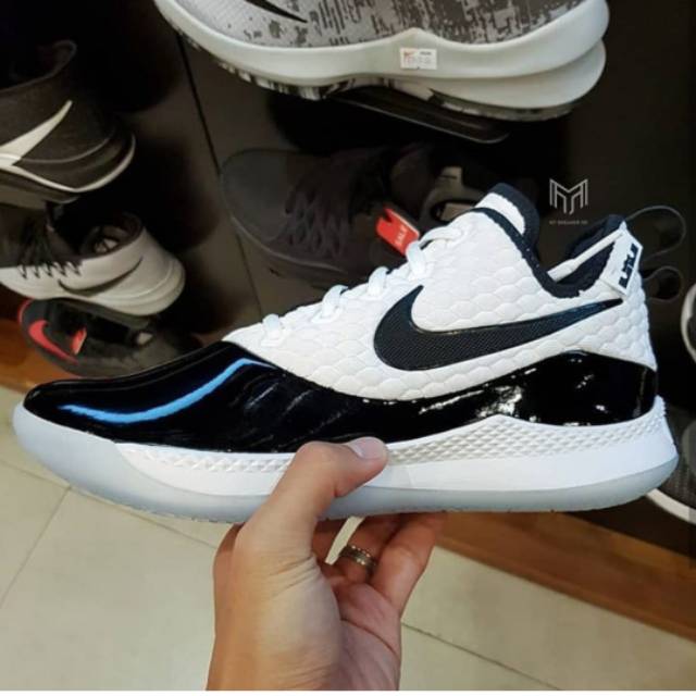 LEBRON WITNESS 3 LOW PRM CONCORD