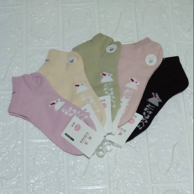 Kaos Kaki Qishen Women Kelinci