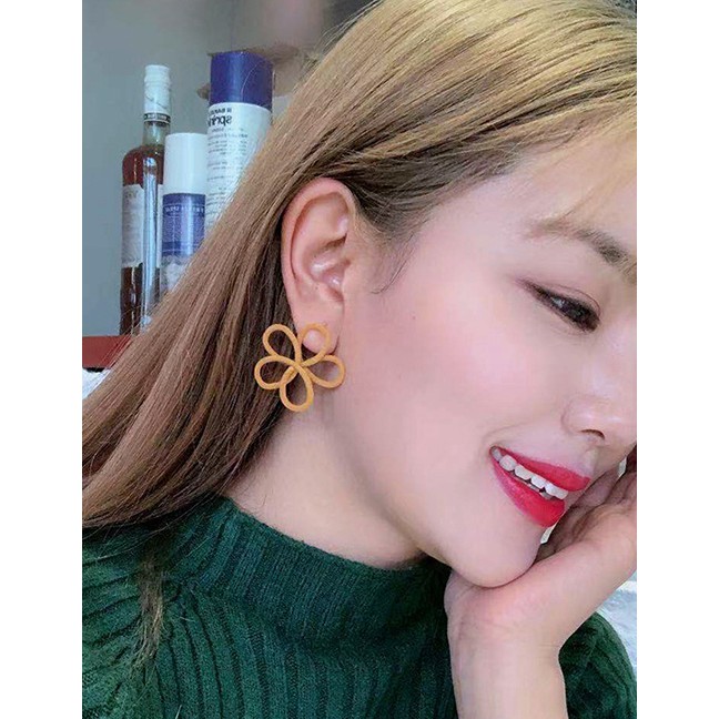 LRC Anting Tusuk Fashion Flocking Hollow Flower Earrings D67351