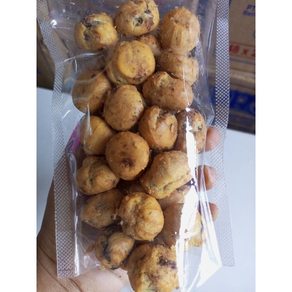 Cemilan kue sus kering coklat