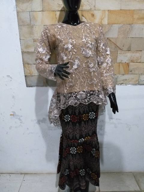 Set Kebaya tulle bordir gliter pinquin