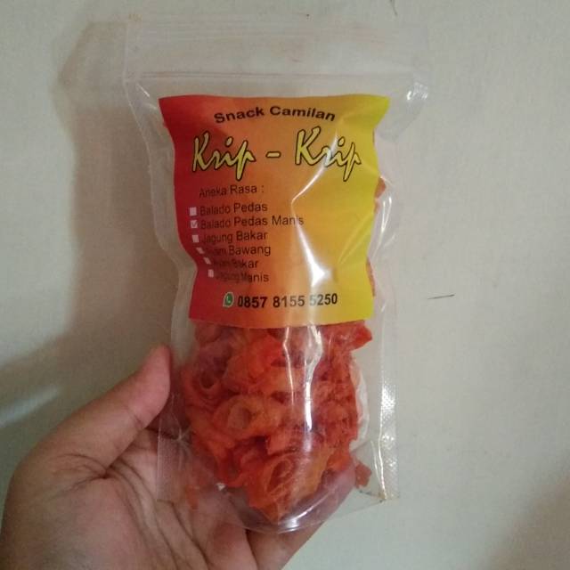 

Keripik lumpia rasa balado pedas manis