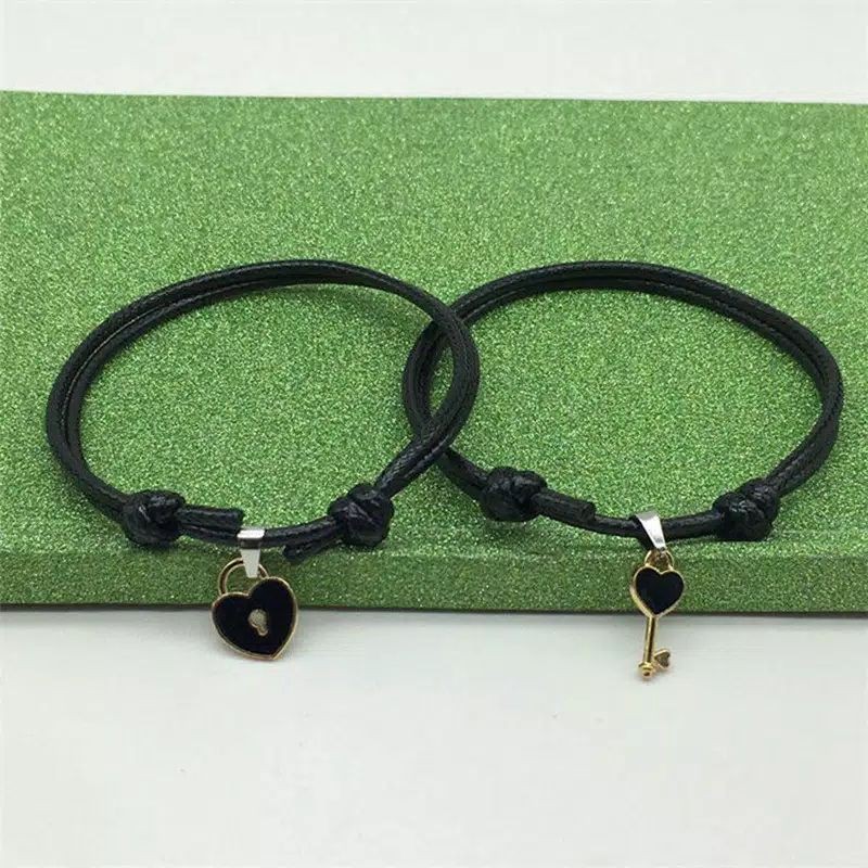 (Min Order 10rb bisa Mix gelang Lain)Gelang Couple Kunci &amp; Gembok ENAMEL BLACK bisa pakai Magnet