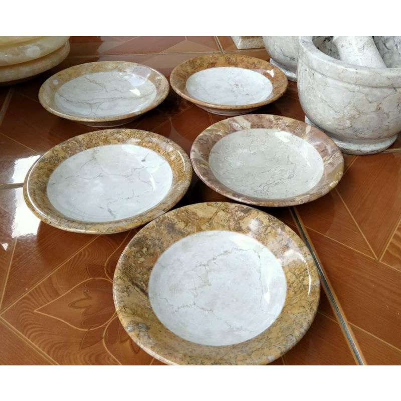 Piring Marmer Merah Putih