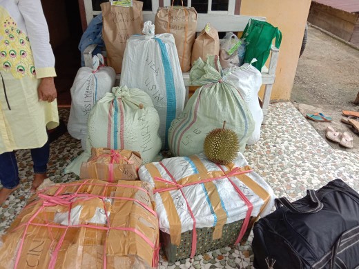 Couple Batik / Seragaman Batik / Batik Kebaya Motif Bougenvile Hitam