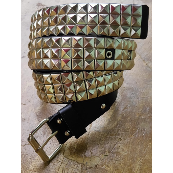 GESPER PUNK SPIKE PYRAMID