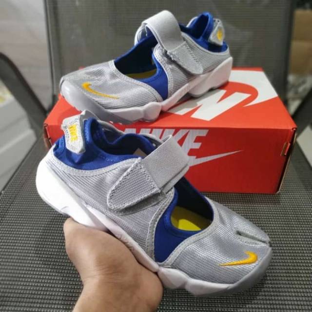 nike air rift silver