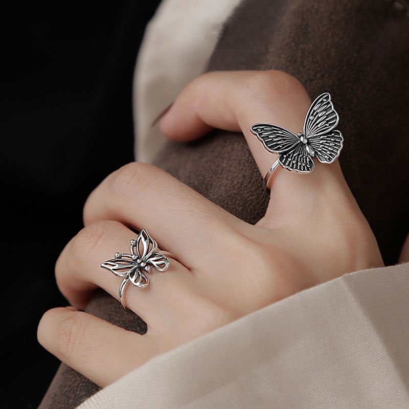 YEEZII 2pcs / Set Cincin Model Kupu-Kupu Cutout Warna Silver Gaya Retro Untuk Wanita