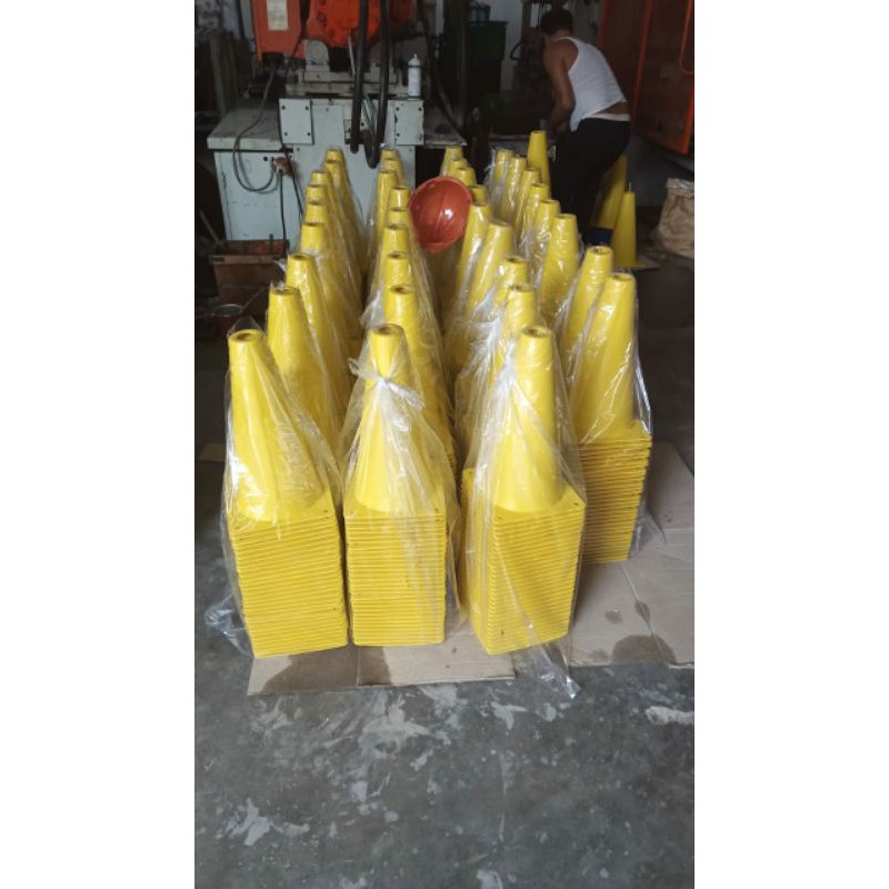 Cones Kerucut 40cm POA