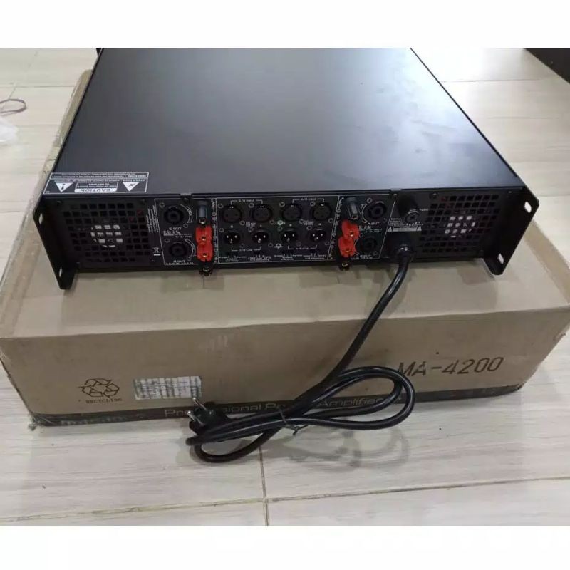 Power amplifier megavox MA 4200 Original power amplifier megavox ma4200 power 4 channel