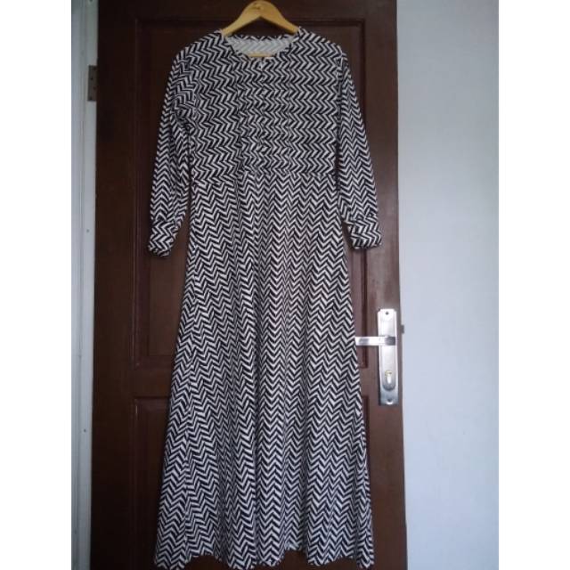 GAMIS ZIGZAG,PRELOVED,GAMIS MONOCHROME, GAMIS HITAM PUTIH, GAMIS SYARI, GAMIS PENGAJIAN, MAXI DRESS,