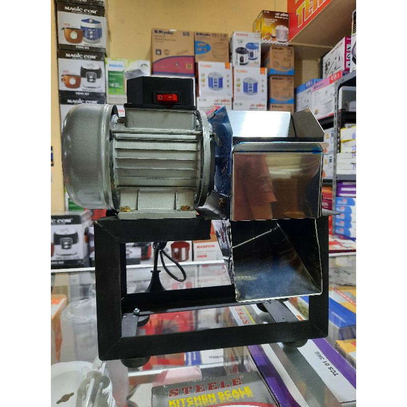 Mesin Parutan Kelapa Listrik Bison + Corong