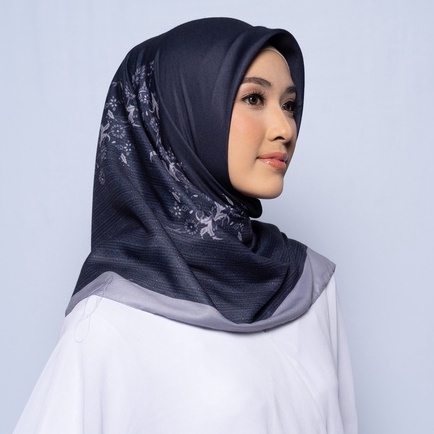 HIJAB SEGI EMPAT VOAL PREMIUM KERUDUNG SEGIEMPAT MOTIF KAILA KAIMANA ELZATTA