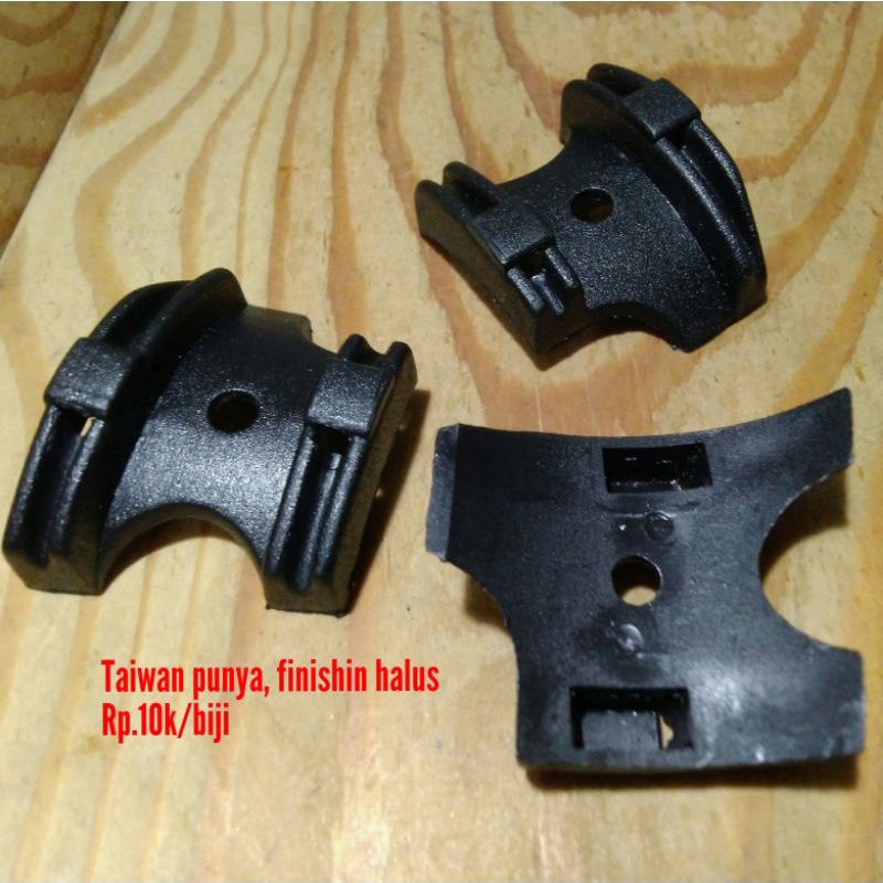 Cable Guide Jalur Kabel Plastik Bawah BB Taiwan Bukan Shimano Japan