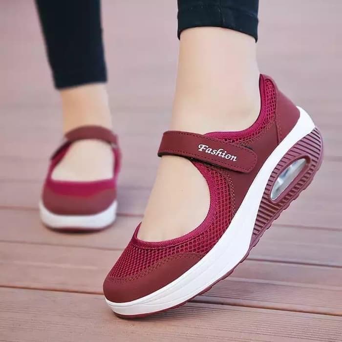 Sepatu Wanita Slip On Kaneko
