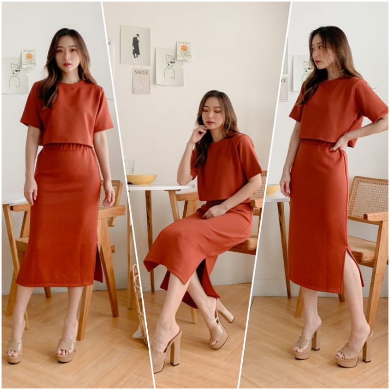 ❣️ SPECIAL PRICE ♡ PREMIUM ♡ ORIGINAL ! WILLA 2 IN 1 TEXTURED SET CROP BLOUSE WITH BODYCON SLIT MIDI SKIRT / SETELAN ATASAN PENDEK &amp; ROK SELUTUT