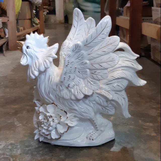 Pajangan lemari kaca-Jual pajangan keramik impor-Patung ayam keramik-Dekorasi rumah