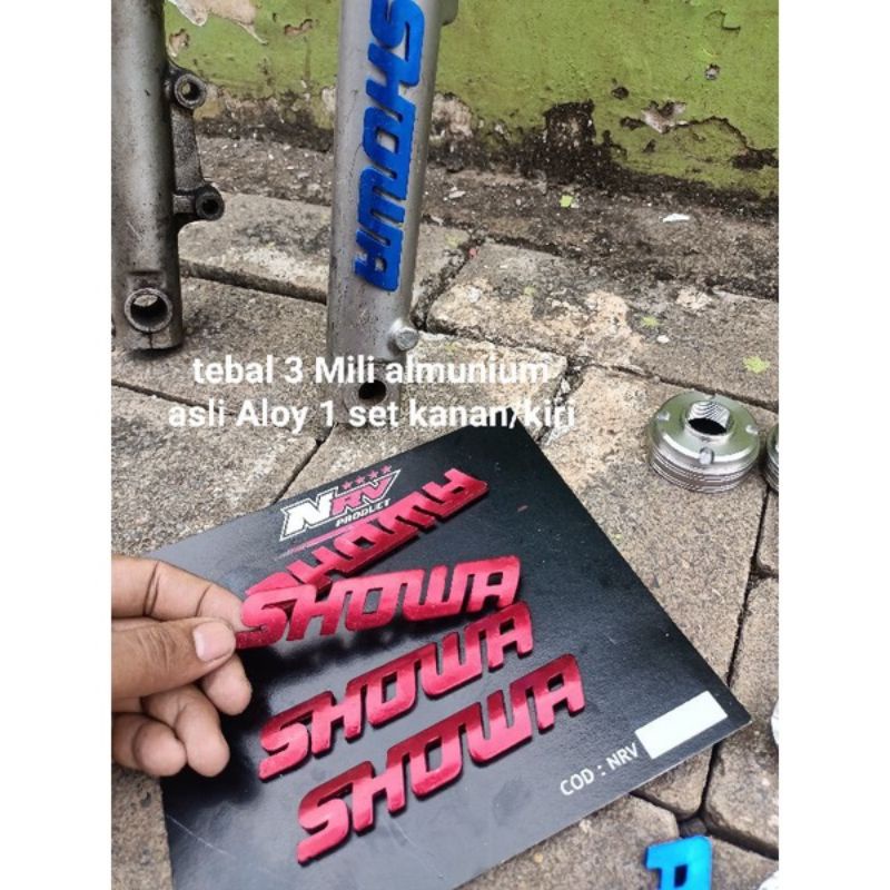 EMBLEM SHOWA 1 SET KANAN/KIRI ALMUNIUM ALOY ASLI 3 MILI /LOGO SHOWA EMBLEM SHOWA ORIGINAL