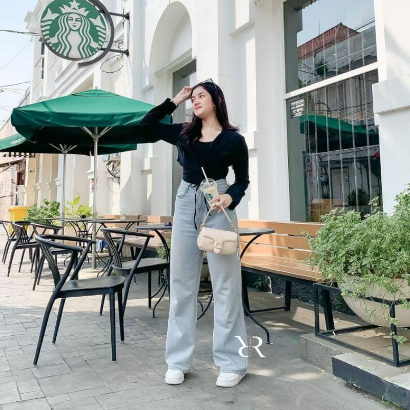 HIGHWAIST KULOT JEANS LOOSE - HANGOVERBahan: Non-Stretch Model Celana: Highwaist