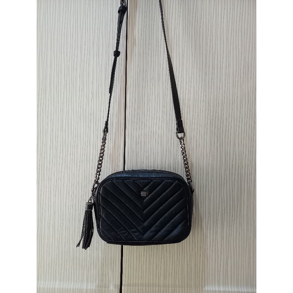 preloved tas sling bag kulit asli hitam black mclanee