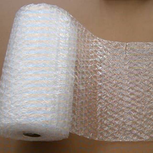 

Bubble Wrap untuk Tambahan Packing