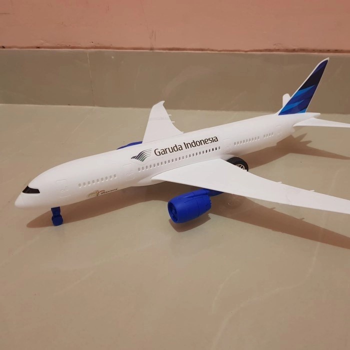Mainan pesawat terbang lion air citilink garuda rakit miniatur pesawat