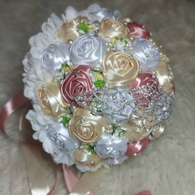 Buket bunga / bunga pernikahan / bunga tangan pengantin