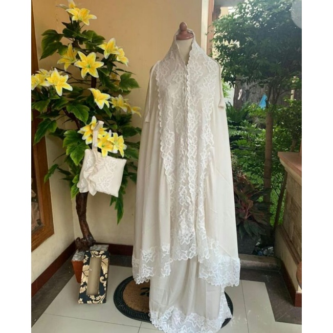 Mukena Silk Sutera