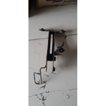 Dudukan Tameng Beat 2013-2015 K25 Original