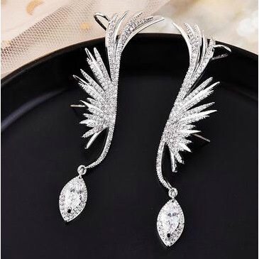 Anting Klip Tulang Telinga Bentuk Sayap Malaikat Bahan S925 Silver Needle Aksen Berlian Gaya Korea