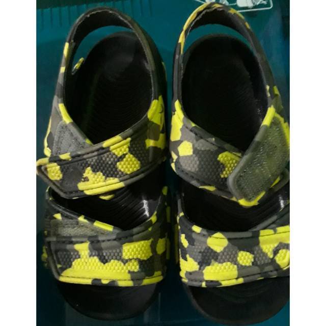 Adidas akwah army preloved