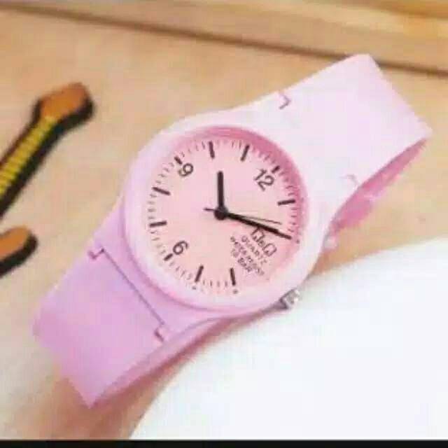 Ready 9 Warna Jam Tangan Pria/Wanita Q&amp;Q V46 Analog Rubber